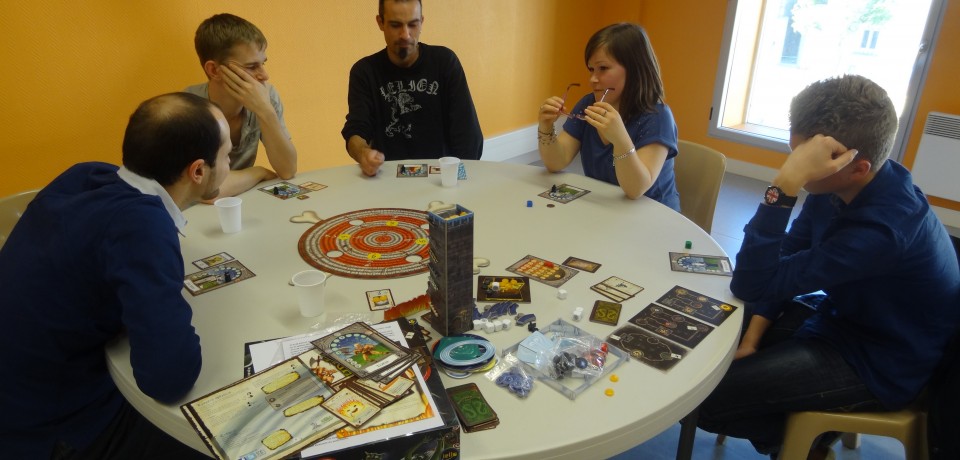 Compte-rendu de la fièvre ludique du samedi soir n°2 le 09 mai 2015 : La communauté du Meeple